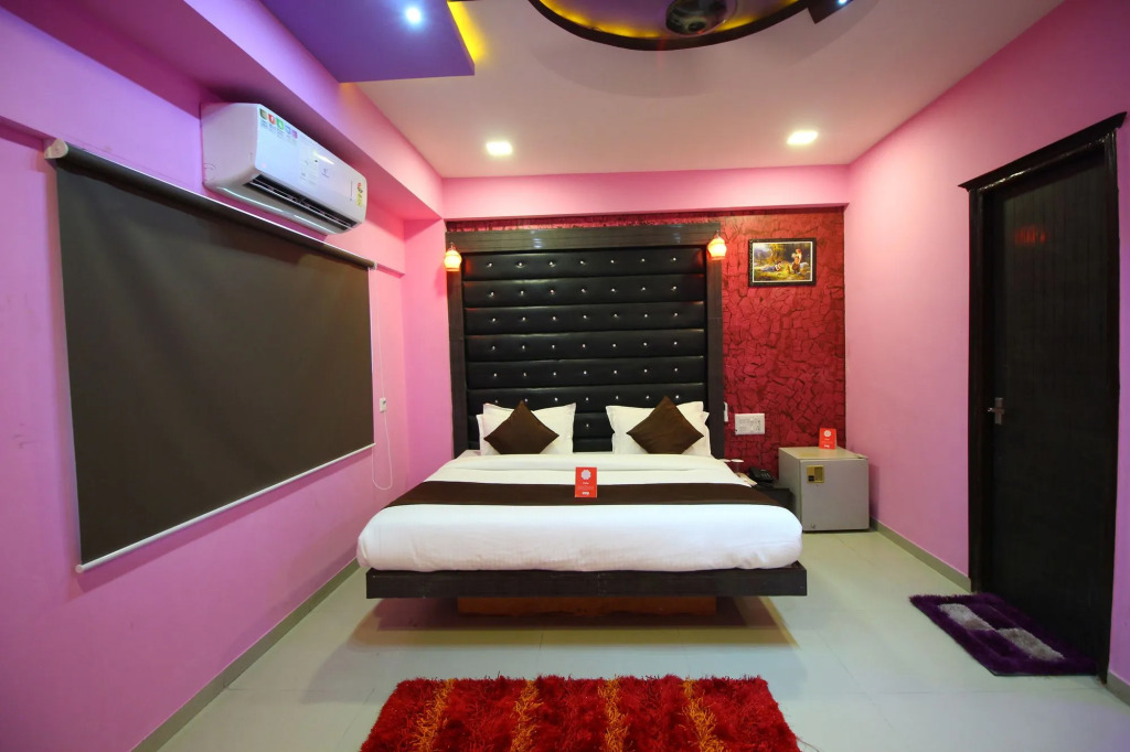 OYO 9240 Hotel Crystal Inn