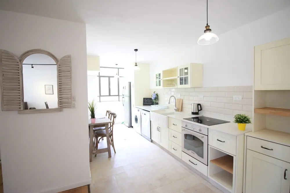 Specious 2Br Apt By German Colony