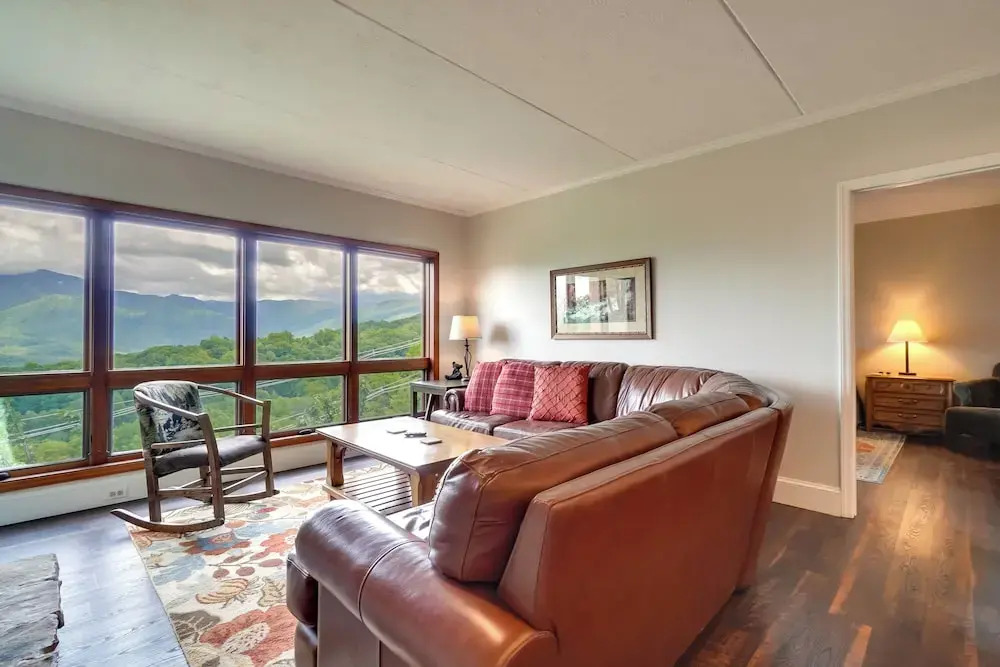 Hike, Swim & Explore: Mtn-view Condo in Gatlinburg