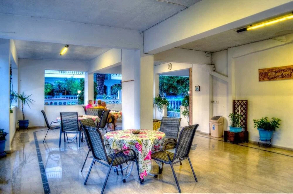 Niki Apartments