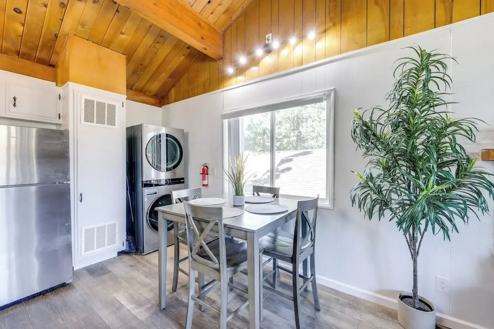 Close to Skiing & Lake: Big Bear Mountain Getaway