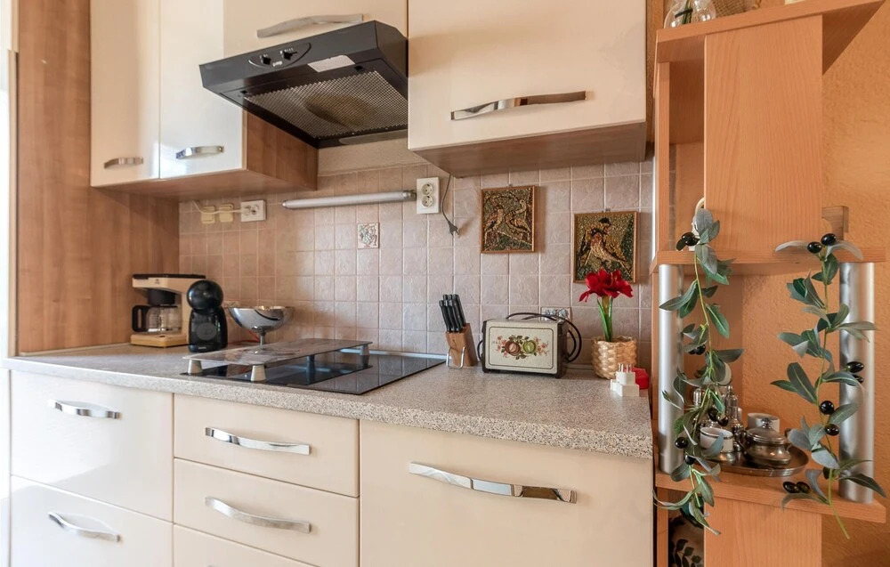 Awesome Home in Vrsi With 2 Bedrooms and Wifi