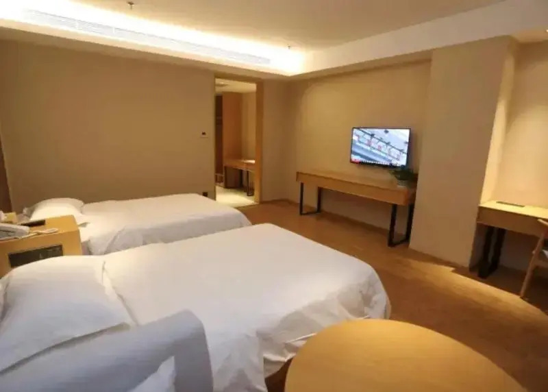 JI Hotel (Dunhuang Night Market Fusen Times Plaza)
