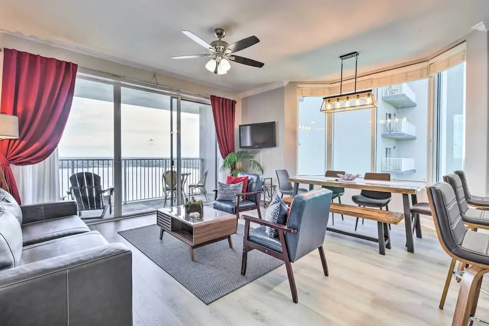 Family Resort Condo w/ 2 Pools: 1 Mi to Disney!