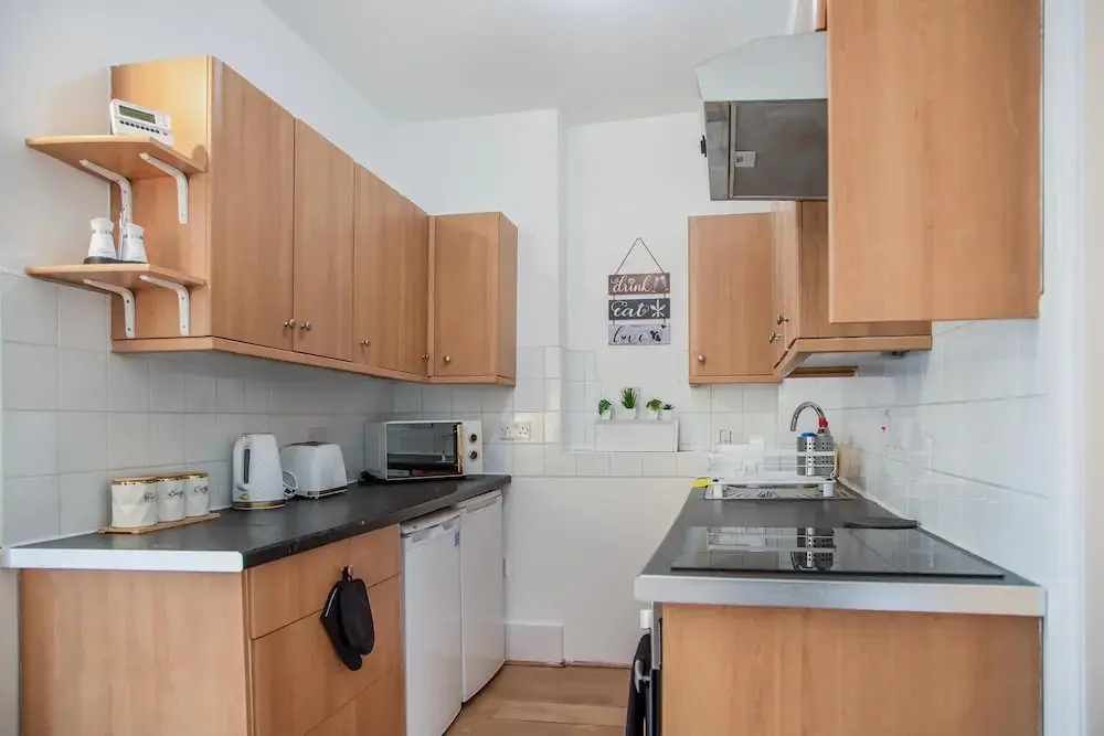 Apartment-sleeps6-parking-internet