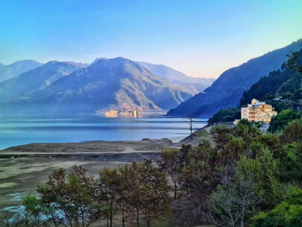 Hotel Le ROI Lake View koti