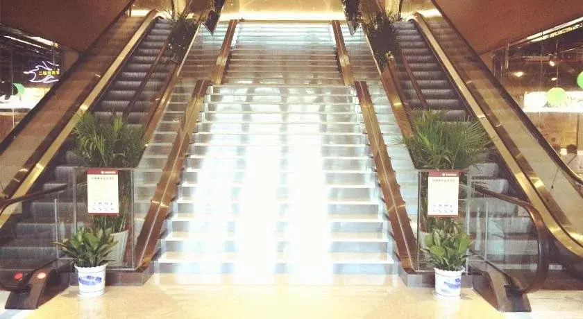 Toronto Hotels Dameisha Branch