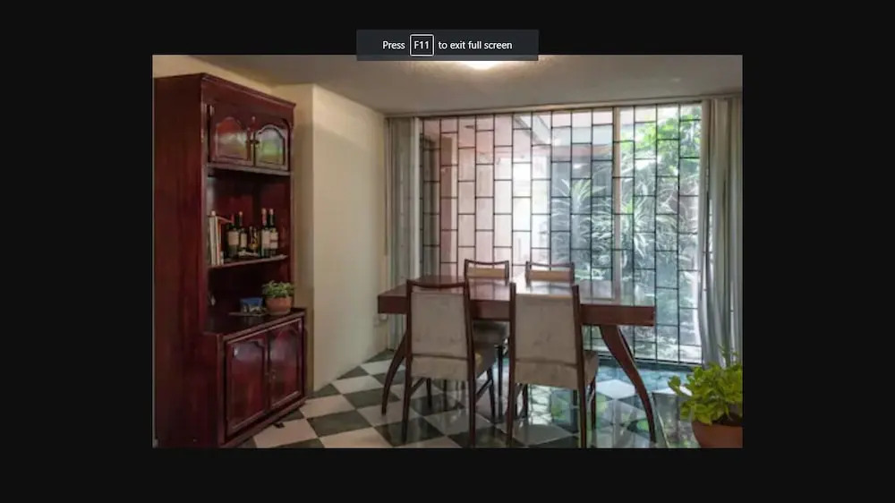 Nice big and Cozy Room in Front of Park Near Cafes and Malls