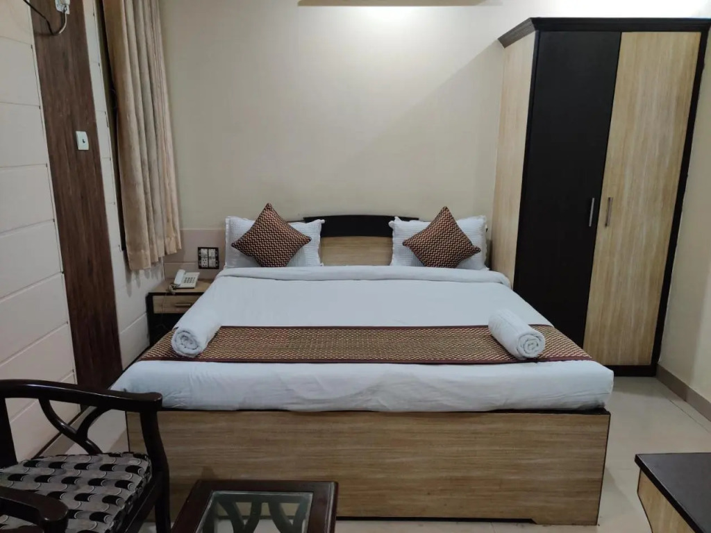 OYO 19453 Hotel Holy Basil