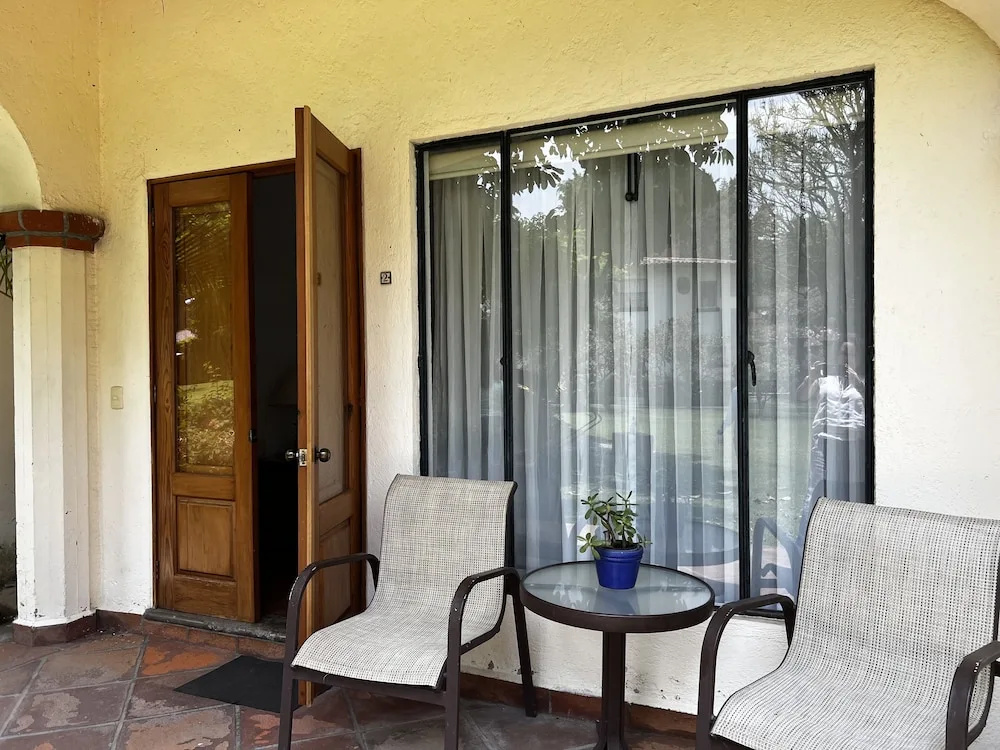 Casa Bugambilia, Un Pequeño Hotel en Tepoztlán