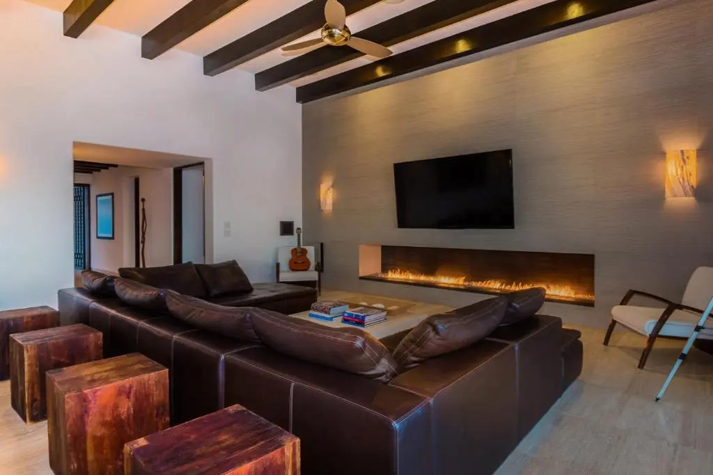 Casa Yvonne Modern Amenities Near Exclusive Golf Course Sleeps 16
