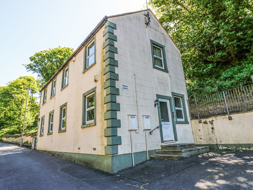 Flat 2, Omega Court