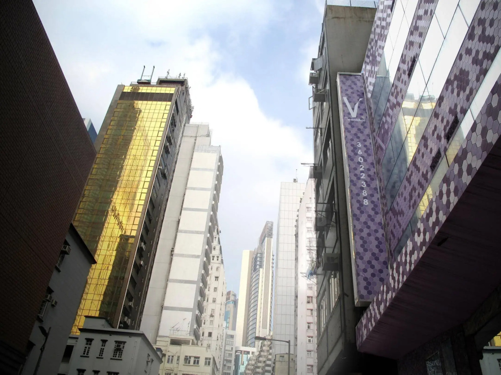 V Wanchai