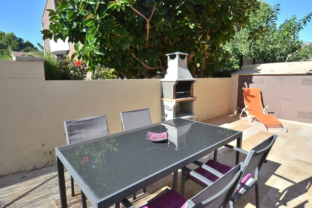Seafront House With Private Pool and Wif