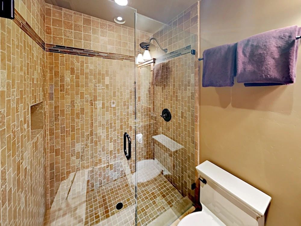 Lakefront 4BR Kings Beach Condo by RedAwning