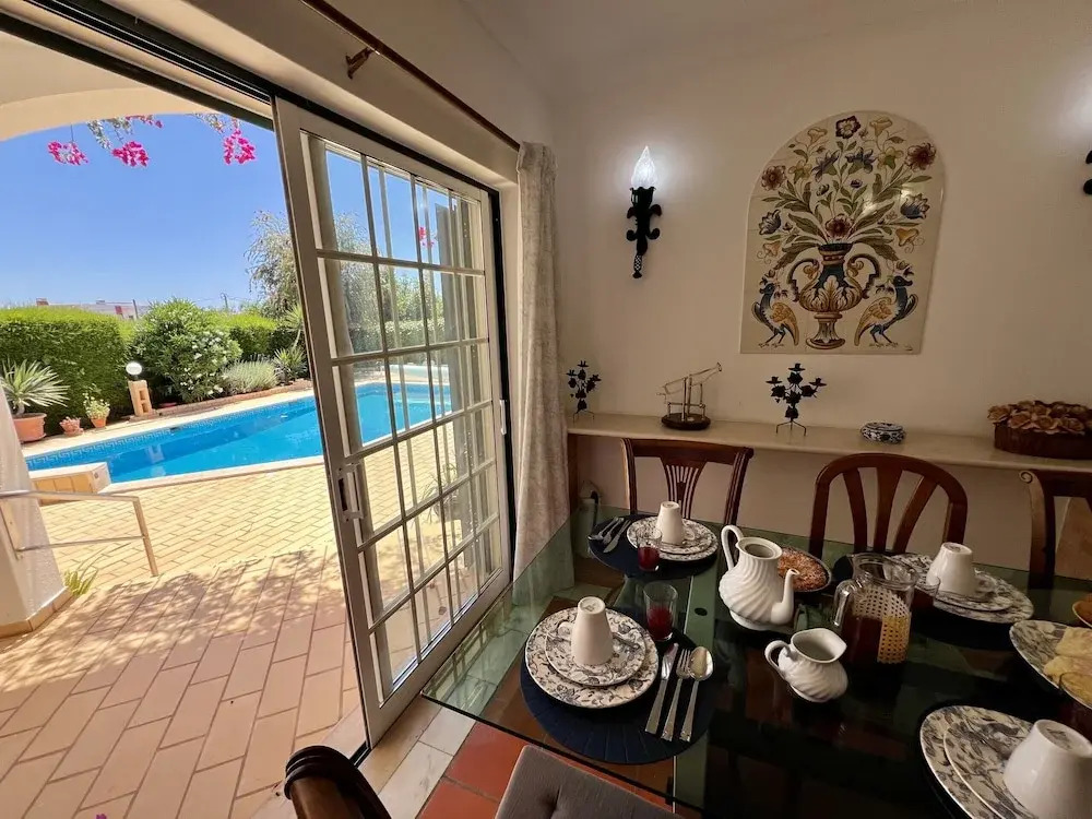 Alvor Traditional Villa With Pool by Homing
