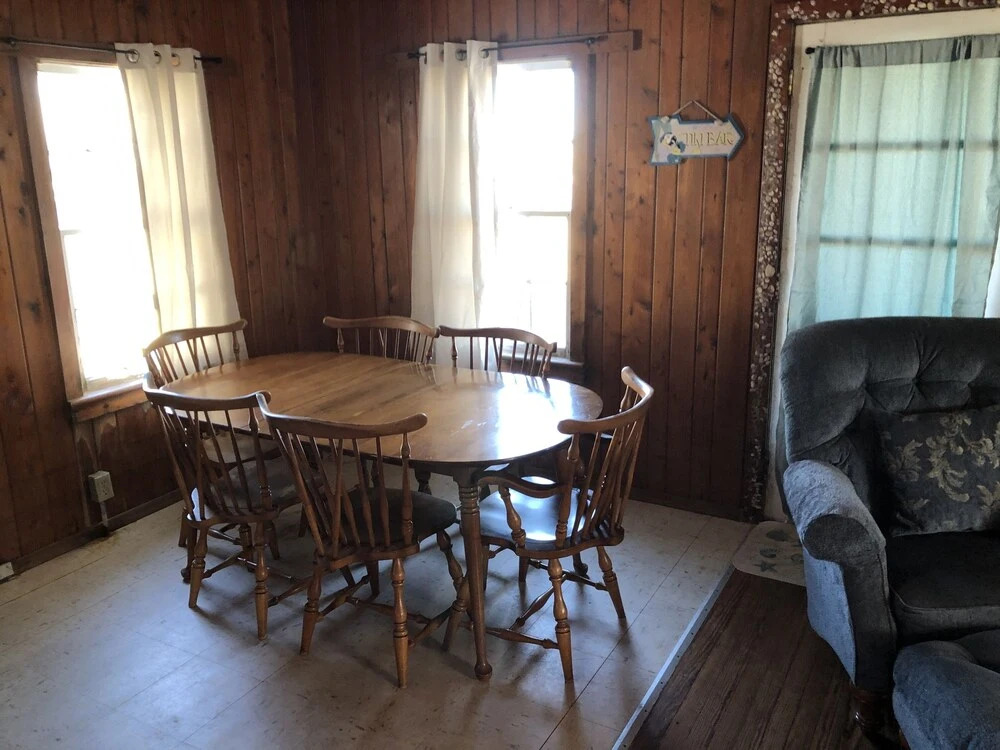 Blackbeard's Retreat - Historic And Pet Friendly 3 Bedroom Cottage by RedAwning