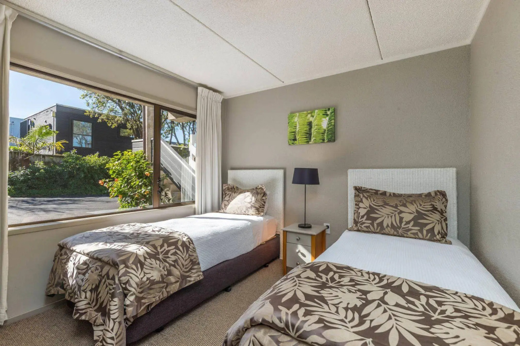 Emerald Inn on Takapuna Beach