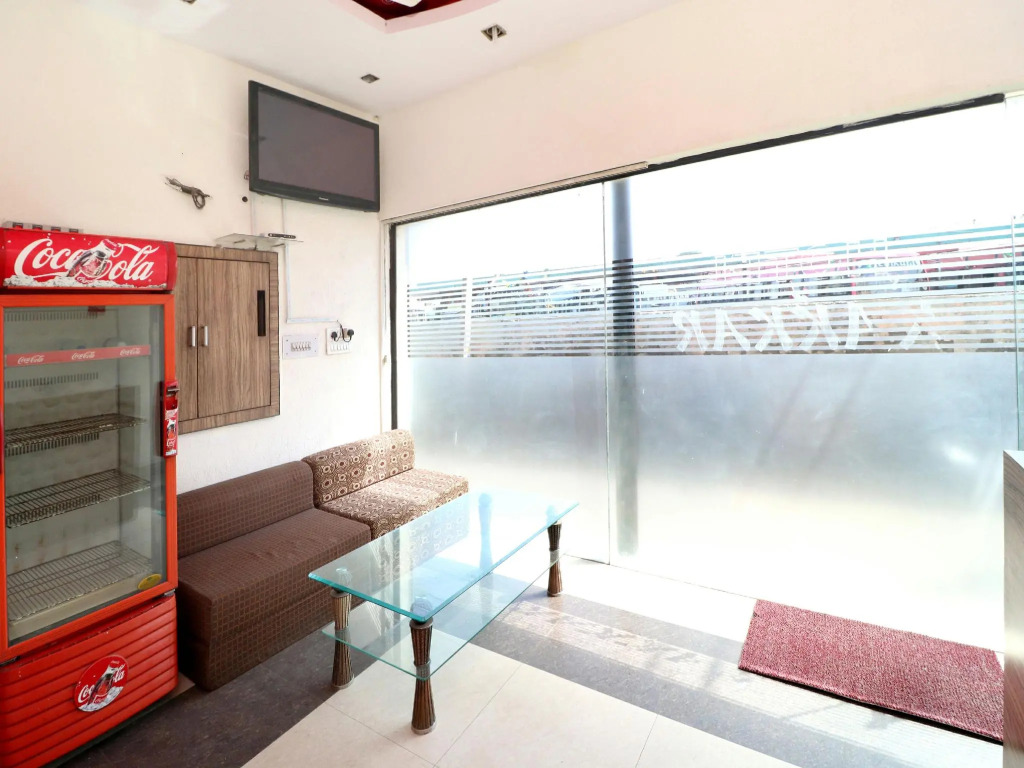 OYO 12664 Hotel Kailash Regency