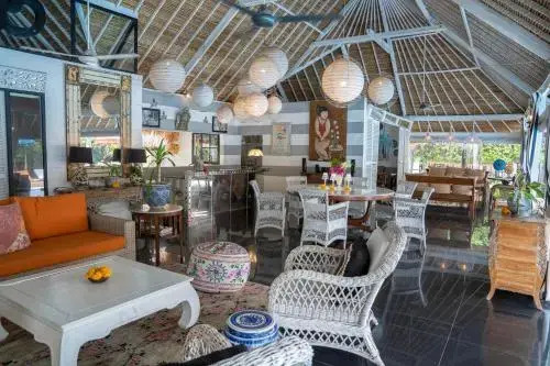 Villa Kalis, 10BR, Sleeps 24, Perfect for Groups, Best Value Seminyak