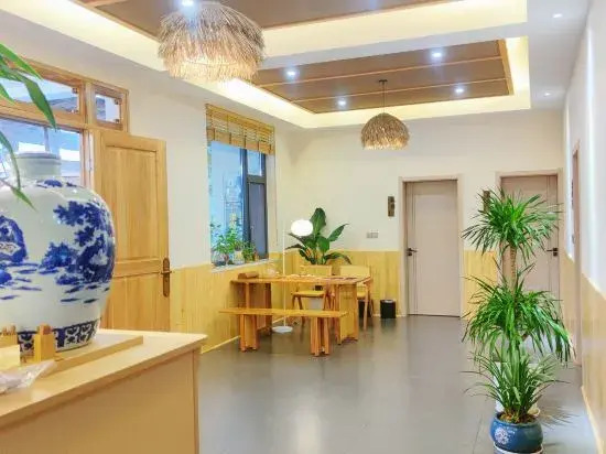 Rao's Manor B&B (Wudang Mountain Scenic Area Ticket Office Store)