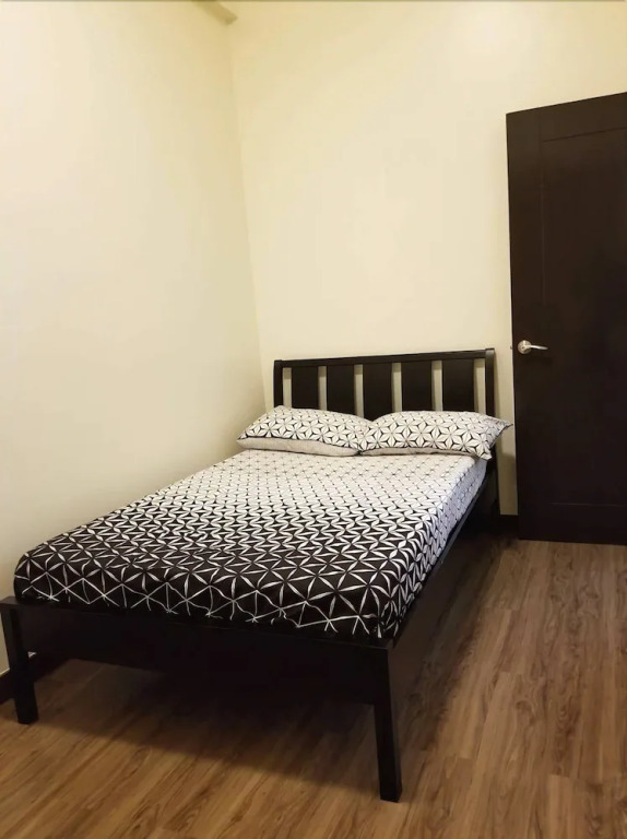 Rosarich Homestay - Bristle Ridge Residences