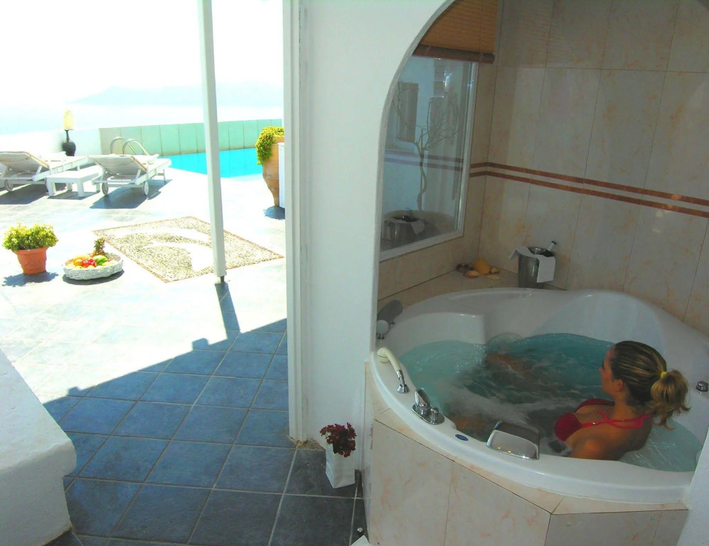 Aeolos Art & Eco Suites Adults Only