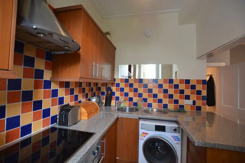 1 Bed Colony Apartment Stockbridge
