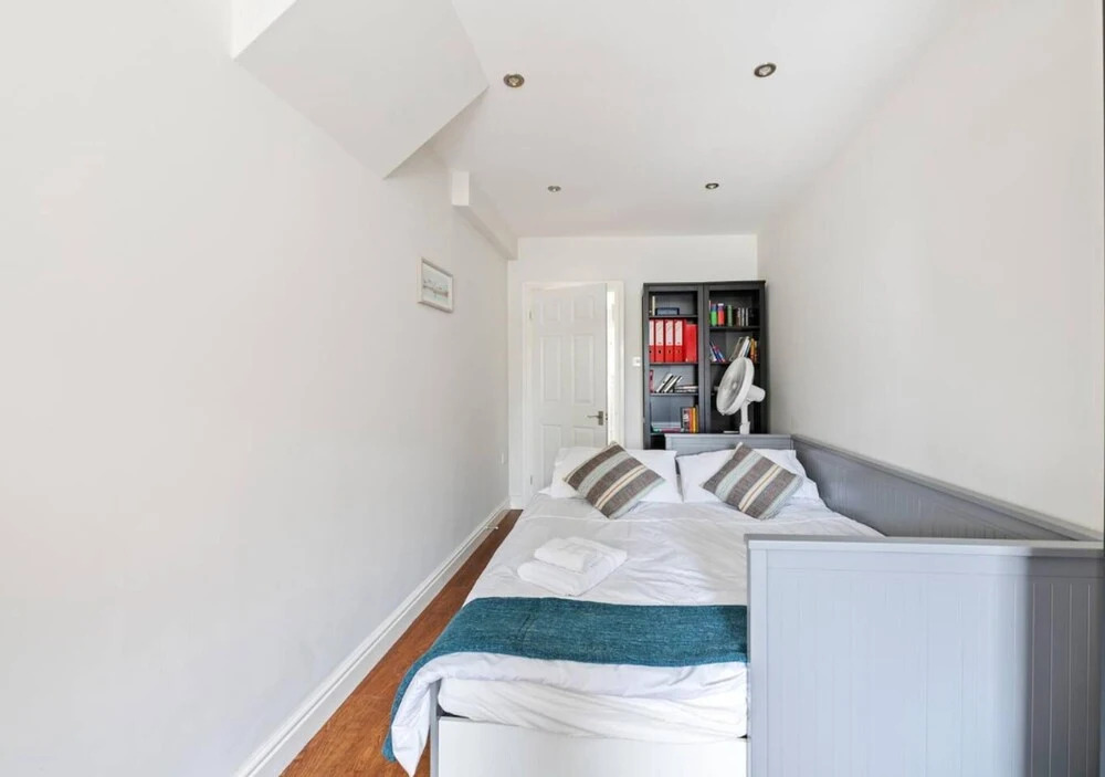 Stunning 5 Bed House in Leeds Contractors Welcome