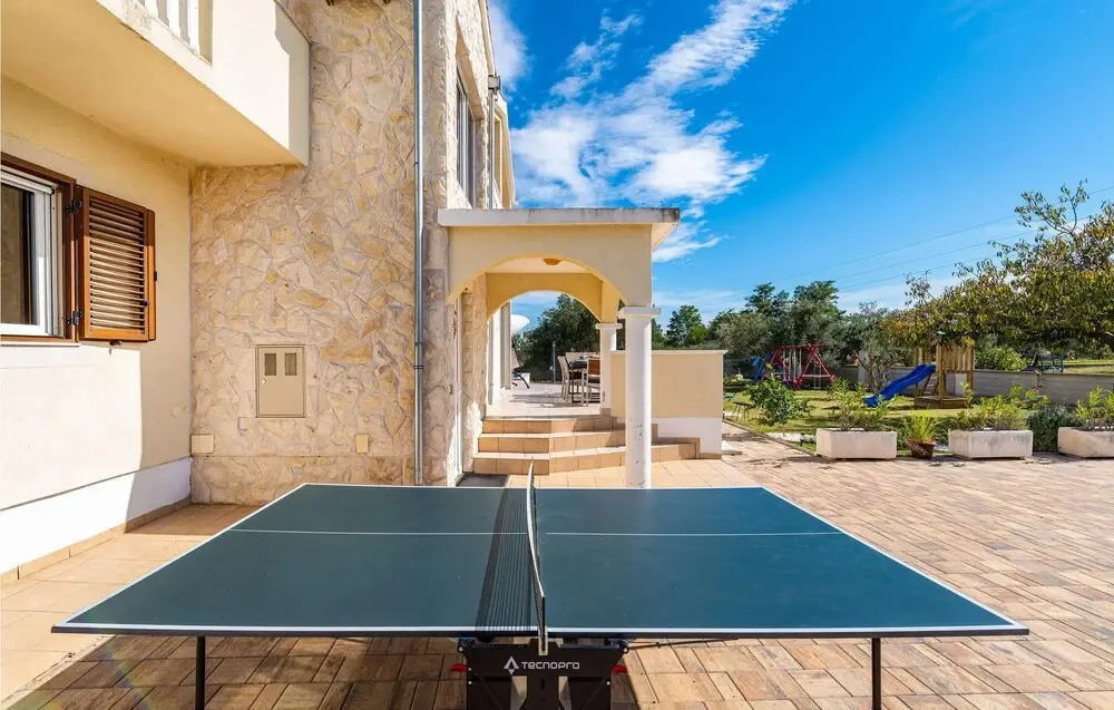 Beautiful Home in Sv Filip i Jakov With Wifi and 4 Bedrooms