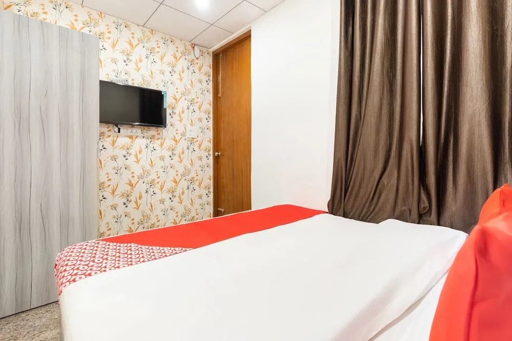 Hotel Kapoor Residency by OYO Rooms