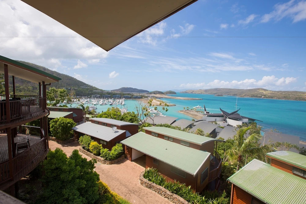 Casuarina Cove 13 on Hamilton Island by HamoRent