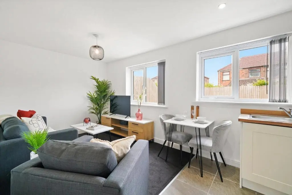 1 Sarah House by Truestays - 2 Bedroom Apartment - FREE Wifi & Parking