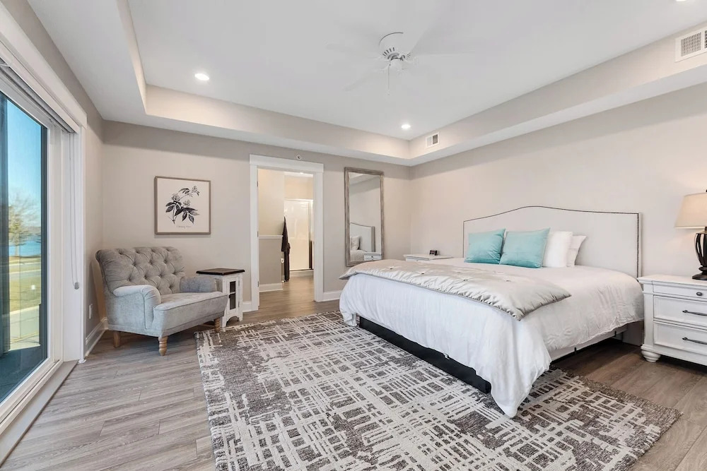 539 Bay Street Traverse City - Luxury Downtown Residences