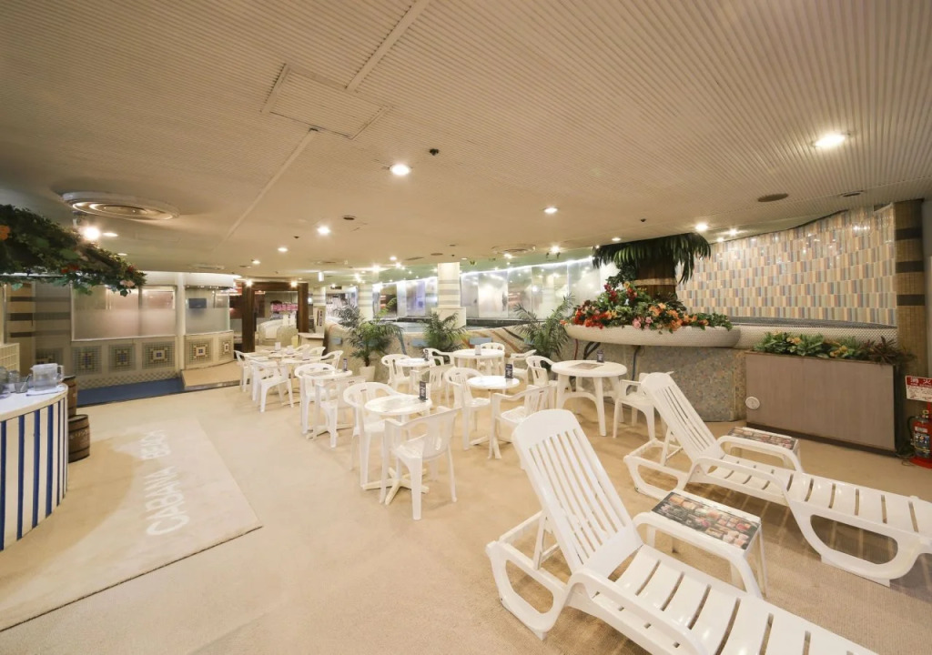 New Japan Capsule Hotel Cabana