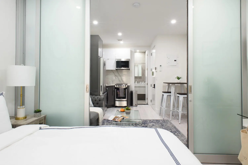 78-3b New Junior 1 BR Prime UES WD in Unit