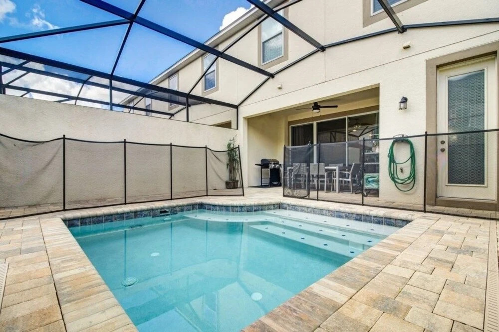 Solara 1598 Ihr 1027 5 Bedroom Townhouse