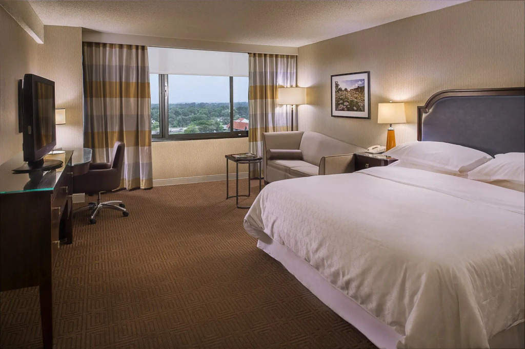 Sheraton Westport Plaza