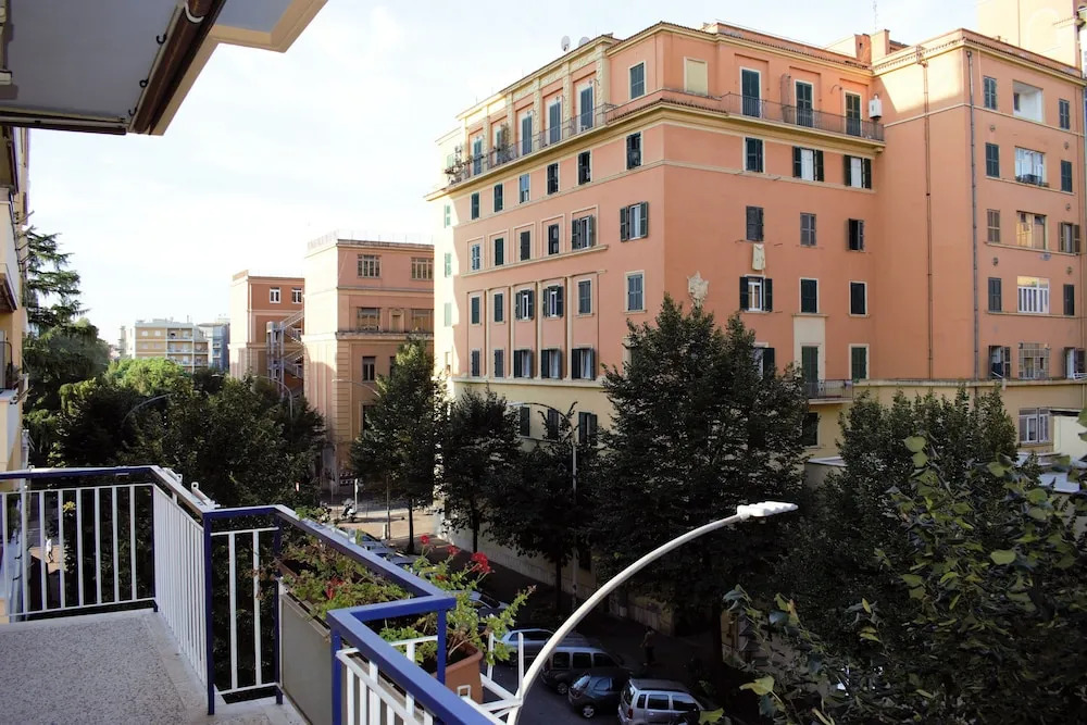 Elegant Rooms Roma - Guest House
