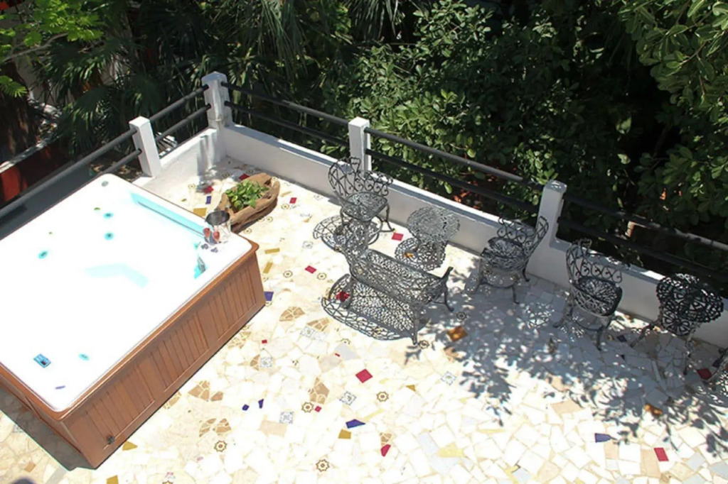 El Secreto Hotel by Bunik