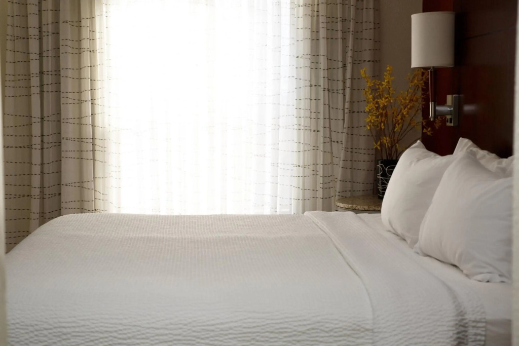 MainStay Suites Appleton Airport - Fox River Mall Area