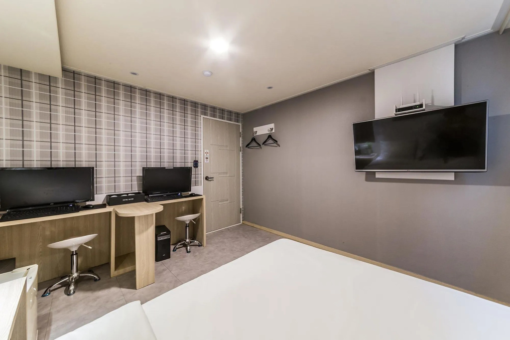 Shine Hotel