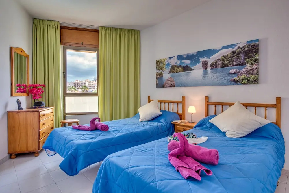 Y2E. Lovely Apartment Pool View! Close To Beach