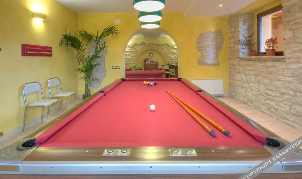 Raffaello Residence una Dimora storica con piscina panoramica nelle Marche