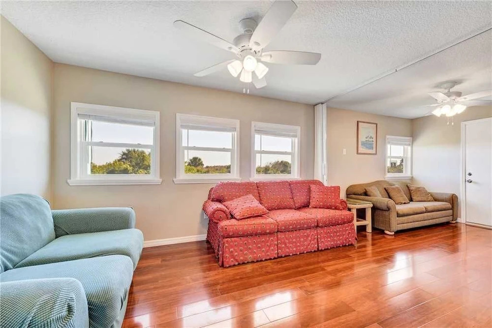 Ocean Paradise, 3 Bedrooms, Sleeps 10, Ocean Front, Wi-Fi