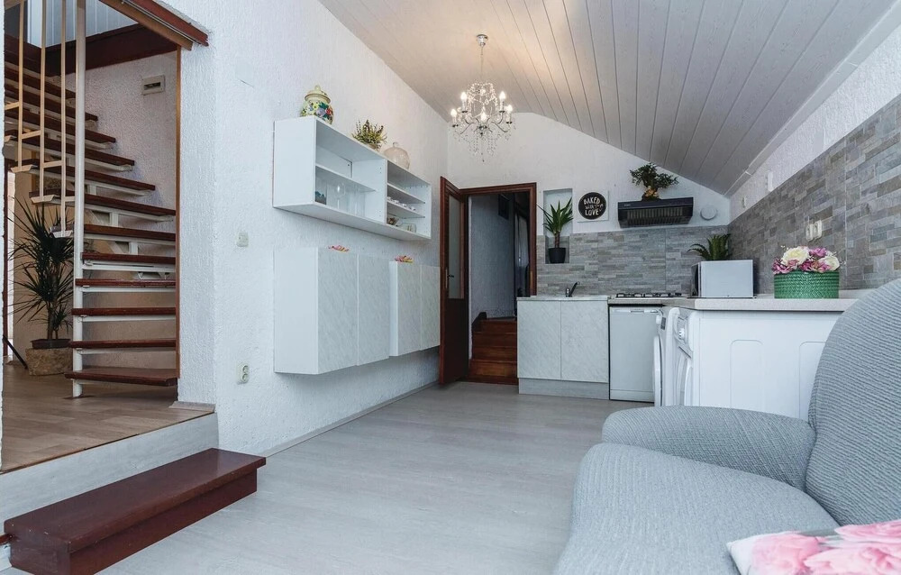 Amazing Home in Kozino With Wifi and 5 Bedrooms