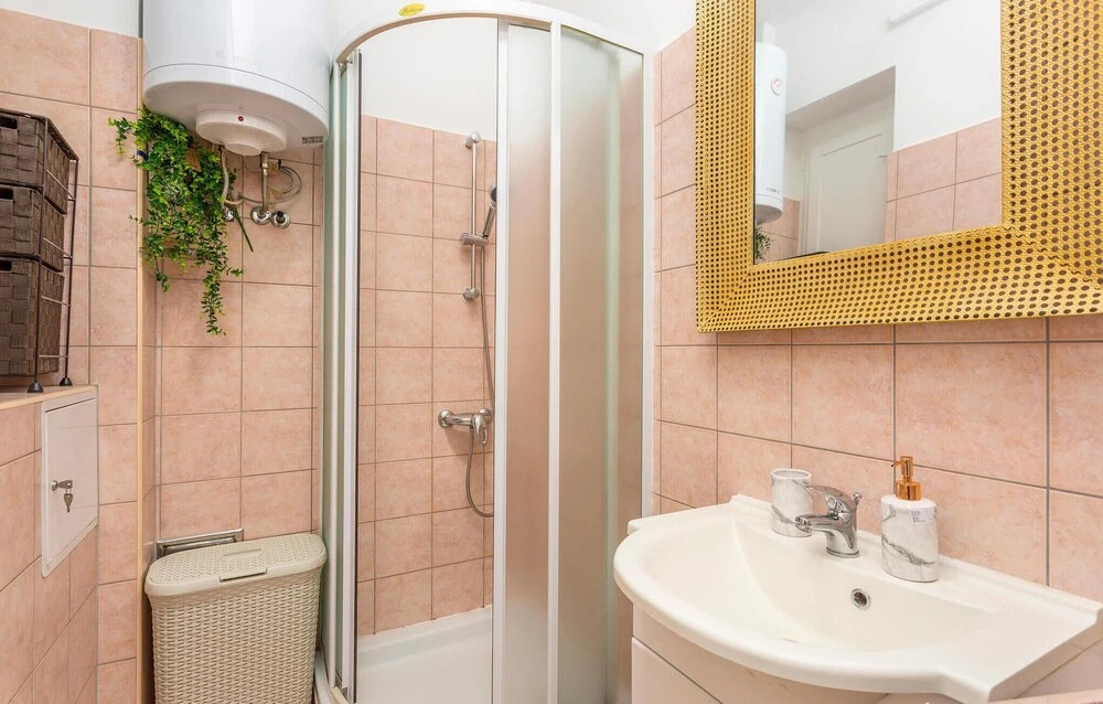Nice Apartment in Rijeka With Wifi and 1 Bedrooms