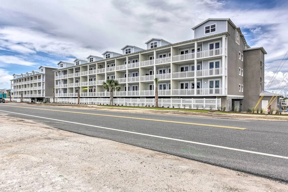 Dazzling Mexico Beach Condo - Walk to the Beach!