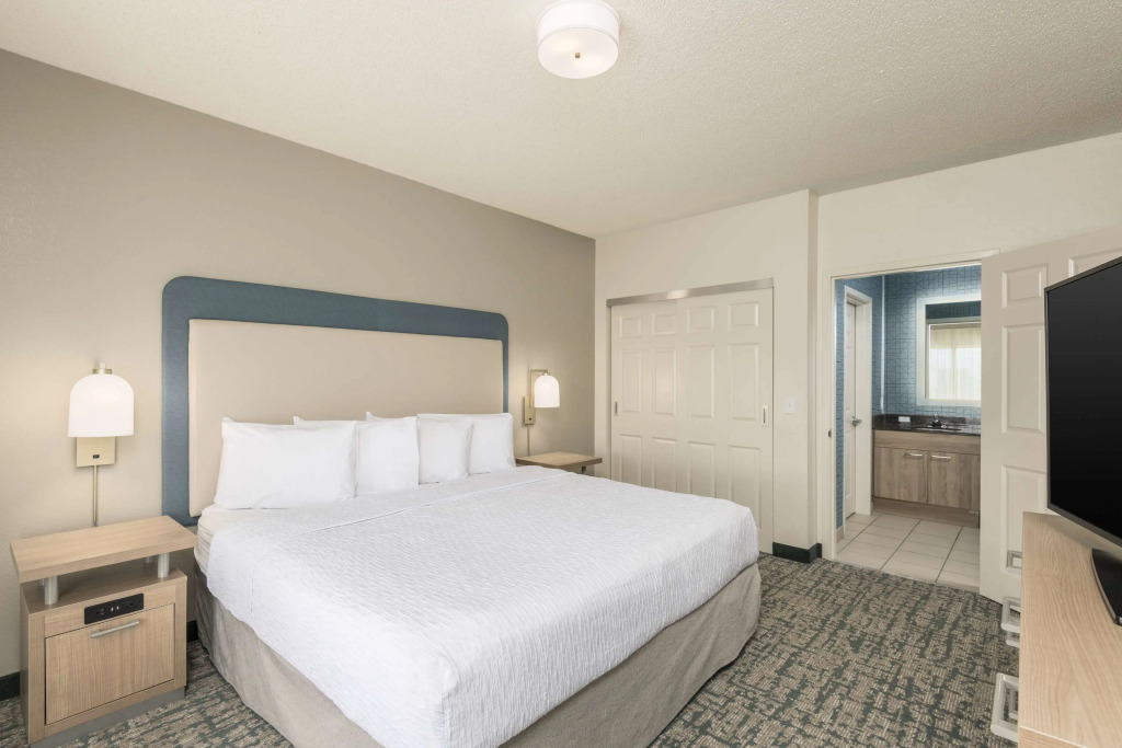 Homewood Suites Miami Airport/Blue Lagoon