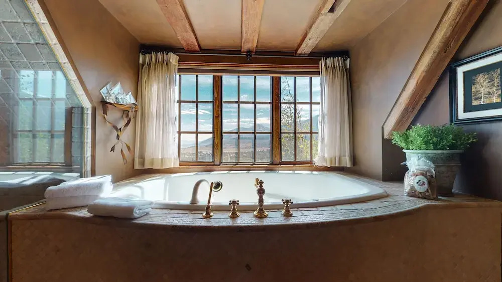 Juniper Ridge 16 5000 sq ft, Grand Chateau at Eagle, Expansive Mountain Views by RedAwning